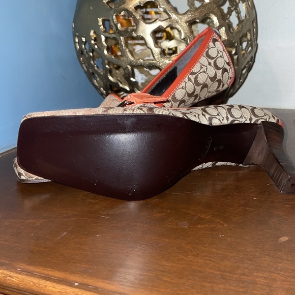Coach "Lizzie" fabric and leather heels size 6 - Picture 5 of 6